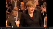 Atentado de cervejas a Angela Merkel - vídeo humor